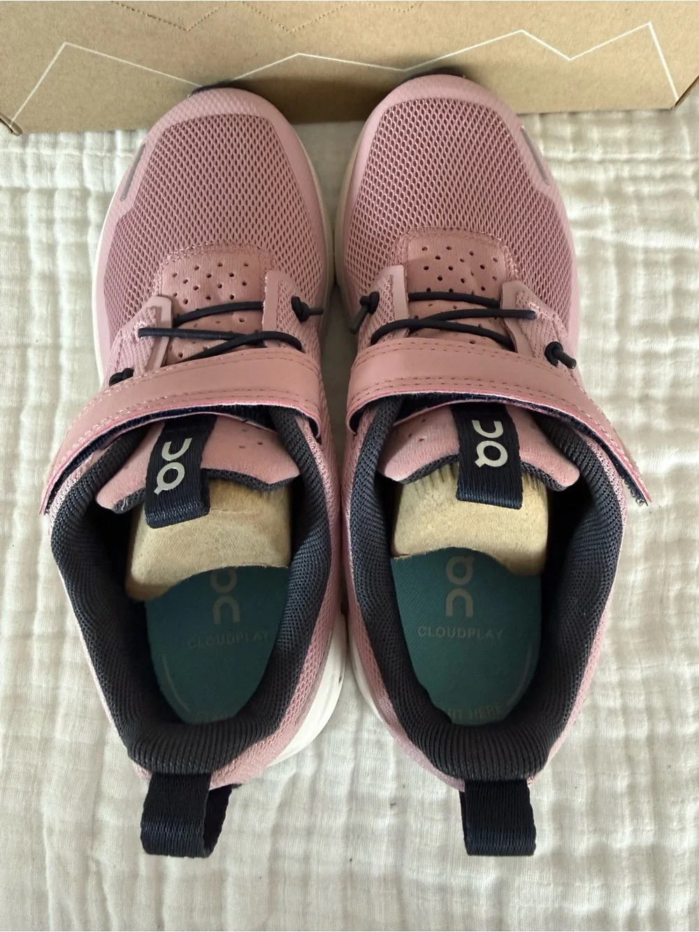 NIB On Kids' Preschool Cloud Play Shoes Size 1.5Y